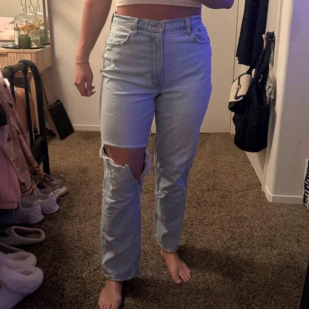 Abercrombie & Fitch - 90’s straight ultra high rise